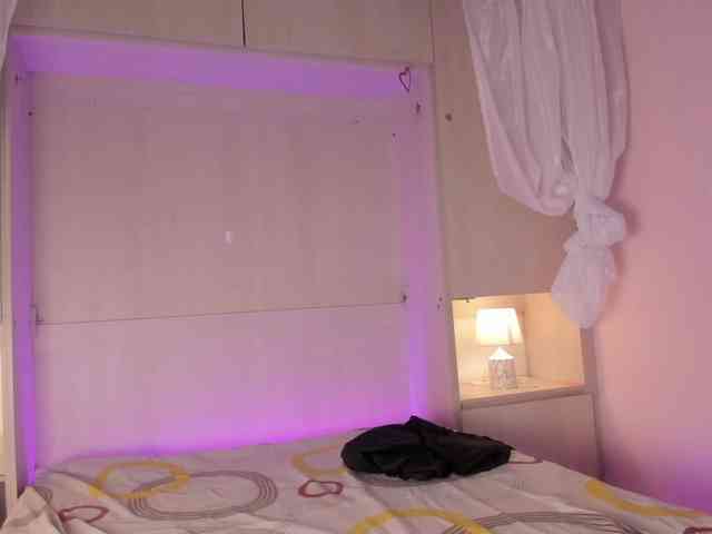 BellaBroocks webcam