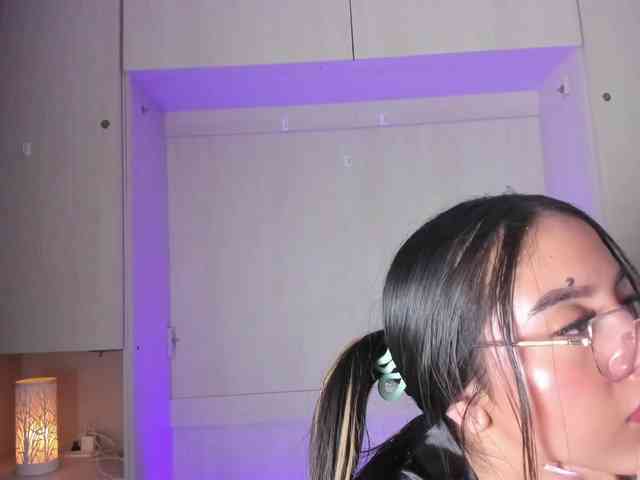 BellaBroocks webcam