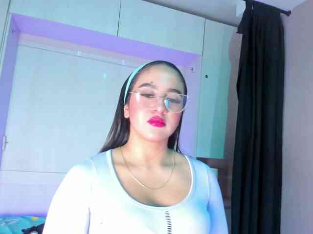 BellaBroocks webcam