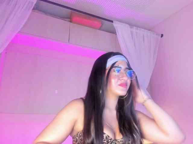 BellaBroocks webcam