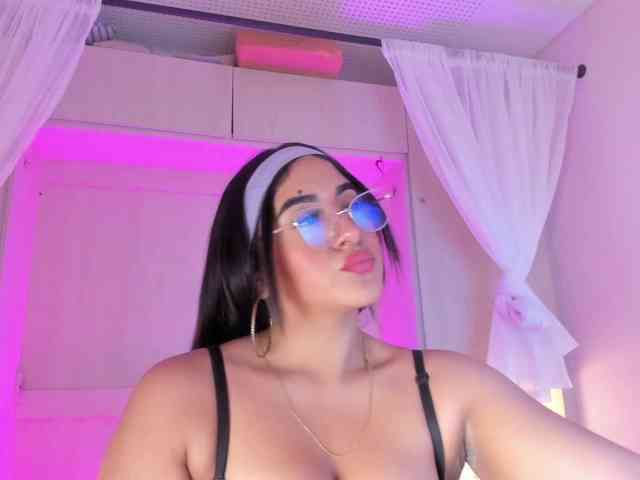 BellaBroocks webcam