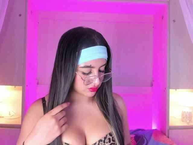 BellaBroocks webcam