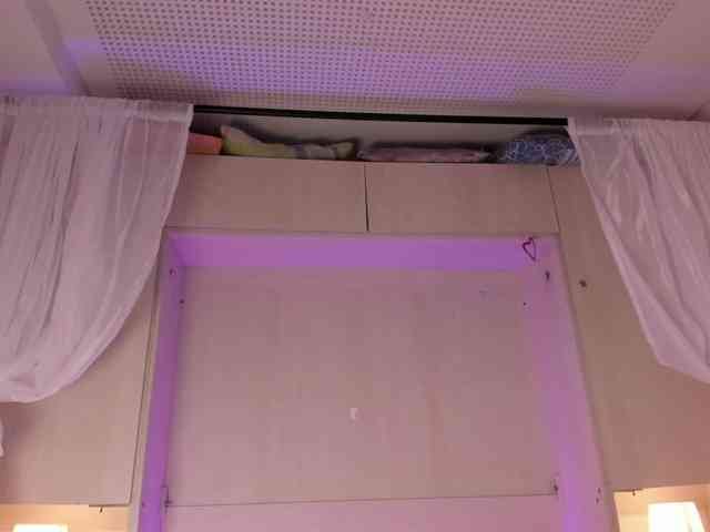 BellaBroocks webcam