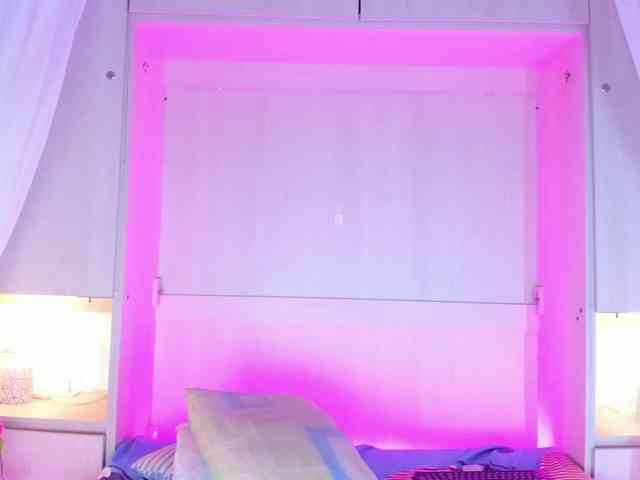 BellaBroocks webcam