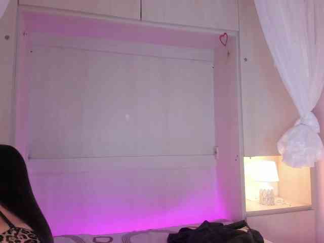 BellaBroocks webcam