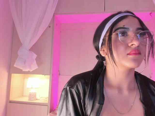 BellaBroocks webcam