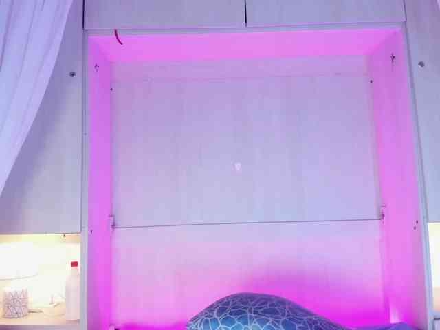 BellaBroocks webcam