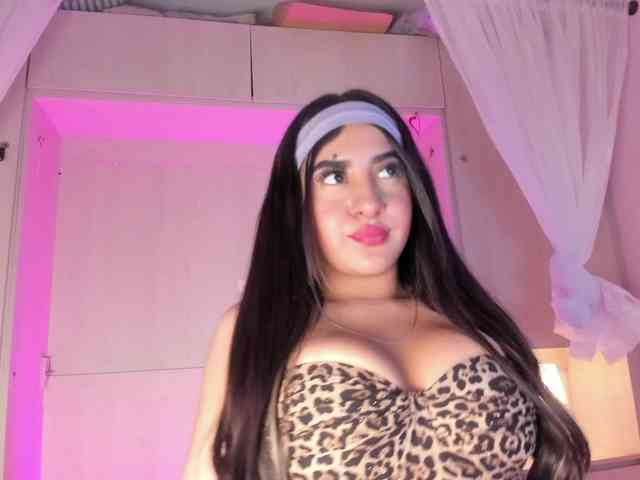 BellaBroocks webcam
