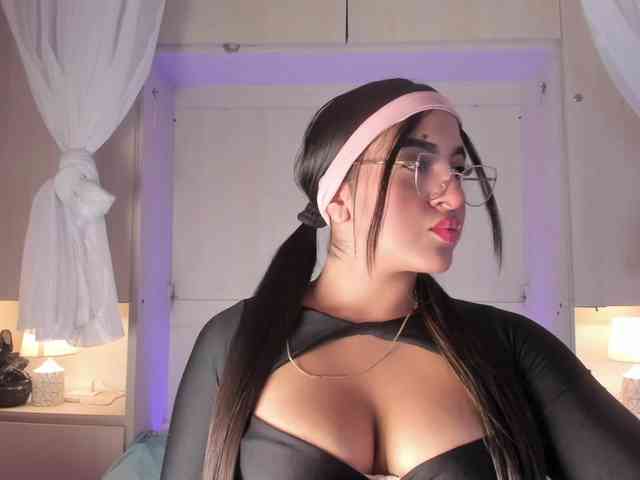 BellaBroocks webcam