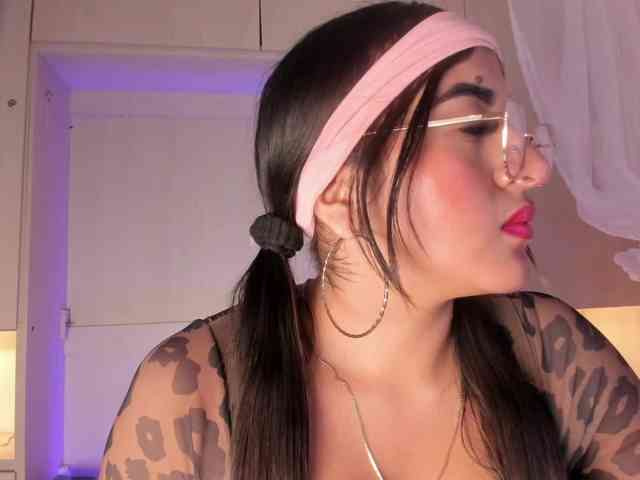 BellaBroocks webcam