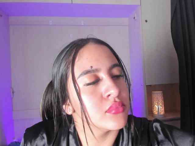 BellaBroocks webcam