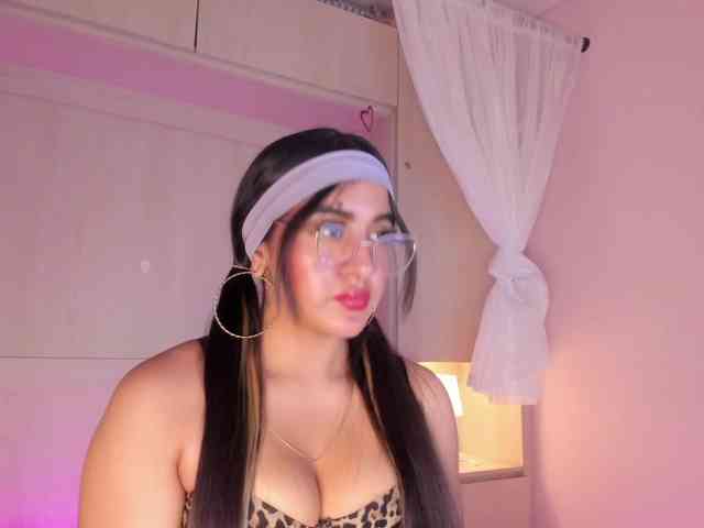 BellaBroocks webcam
