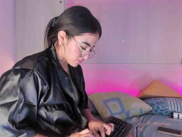 BellaBroocks webcam