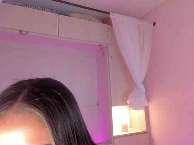 BellaBroocks webcam