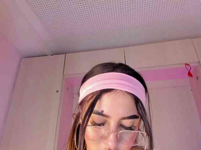 BellaBroocks webcam