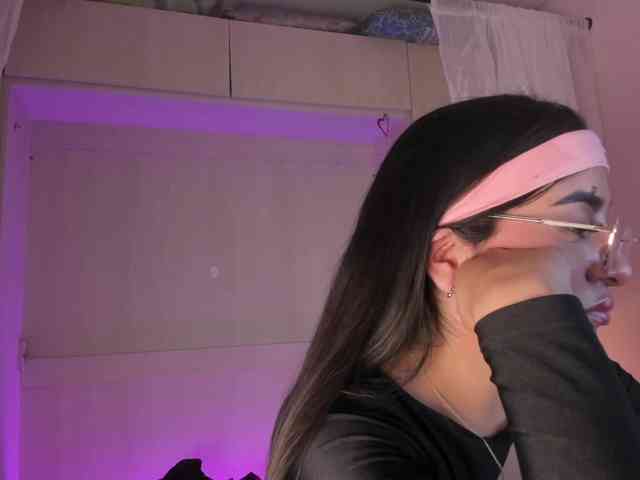 BellaBroocks webcam