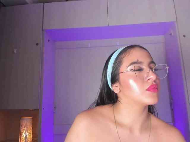 BellaBroocks webcam