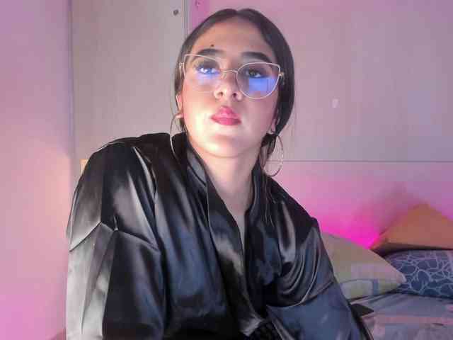 BellaBroocks webcam