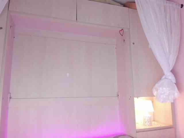 BellaBroocks webcam