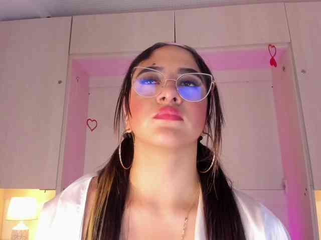 BellaBroocks webcam