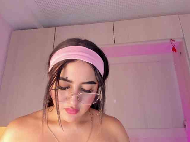 BellaBroocks webcam
