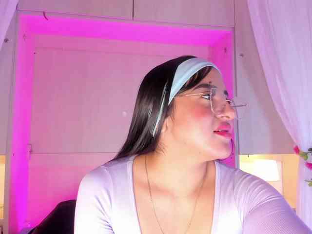 BellaBroocks webcam