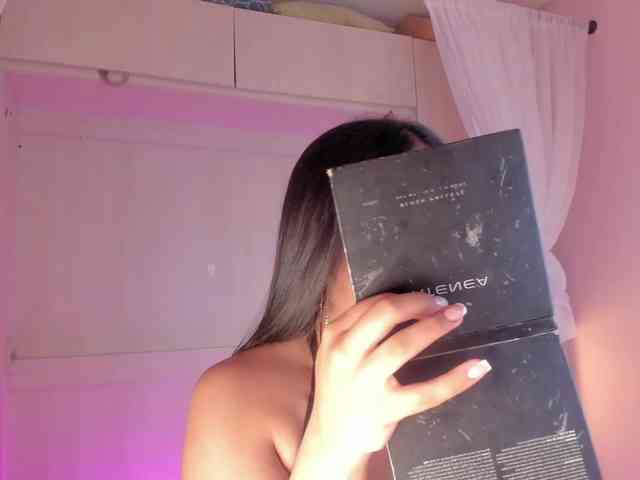 BellaBroocks webcam