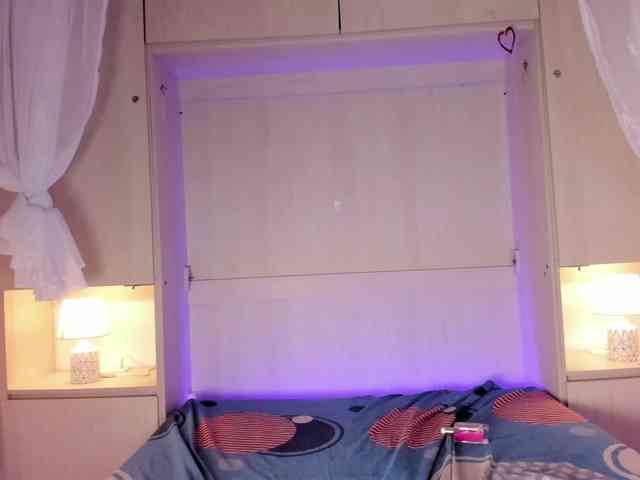 BellaBroocks webcam