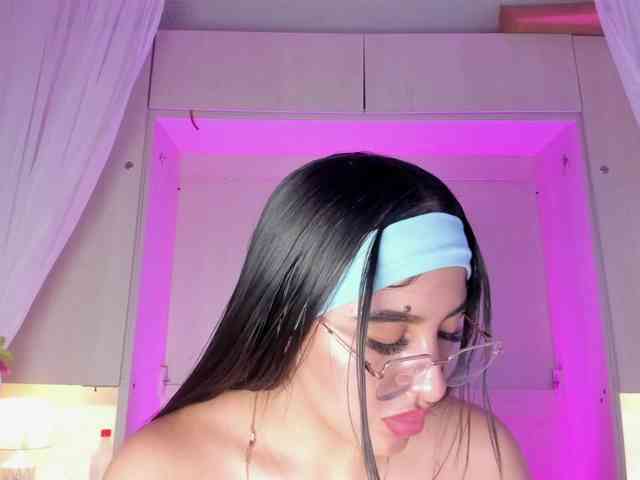 BellaBroocks webcam