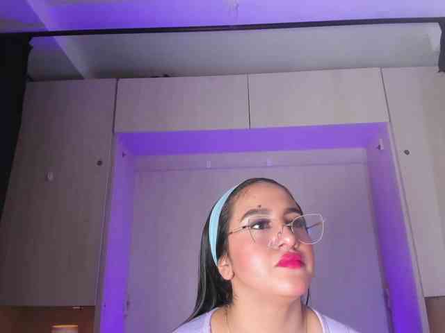 BellaBroocks webcam