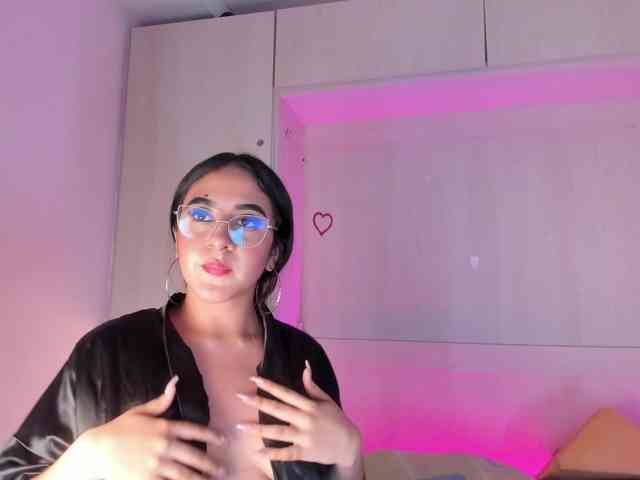 BellaBroocks webcam