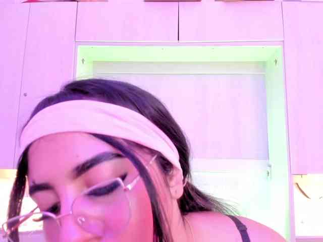 BellaBroocks webcam