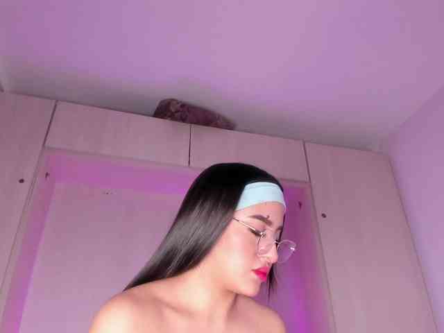 BellaBroocks webcam