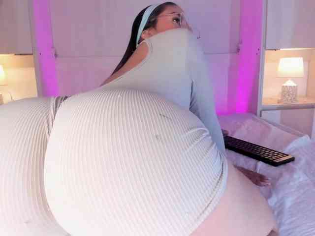 BellaBroocks webcam