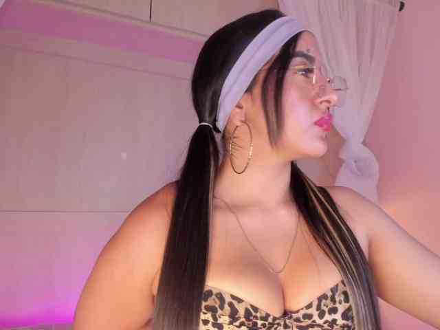 BellaBroocks webcam