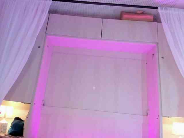 BellaBroocks webcam