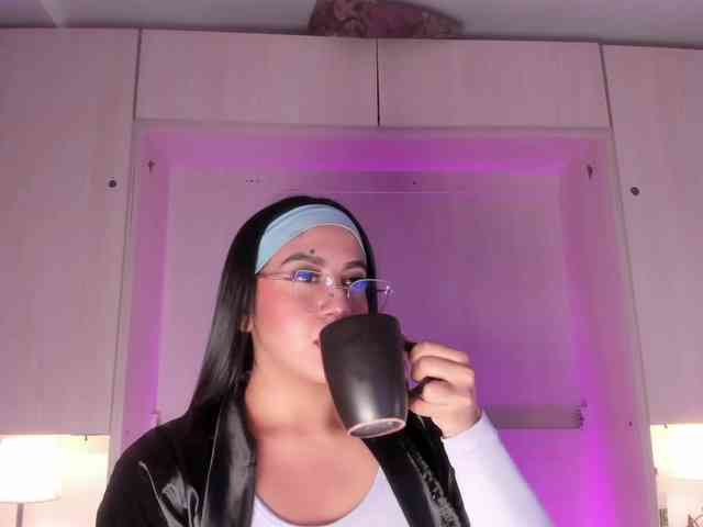 BellaBroocks webcam