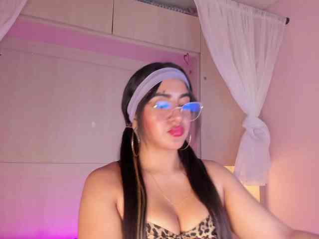 BellaBroocks webcam