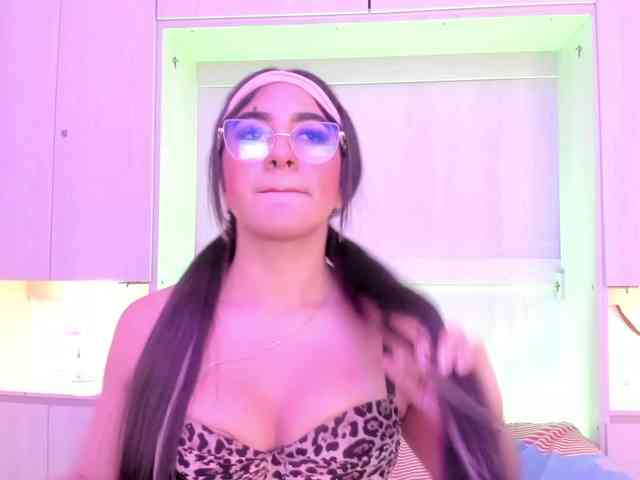 BellaBroocks webcam