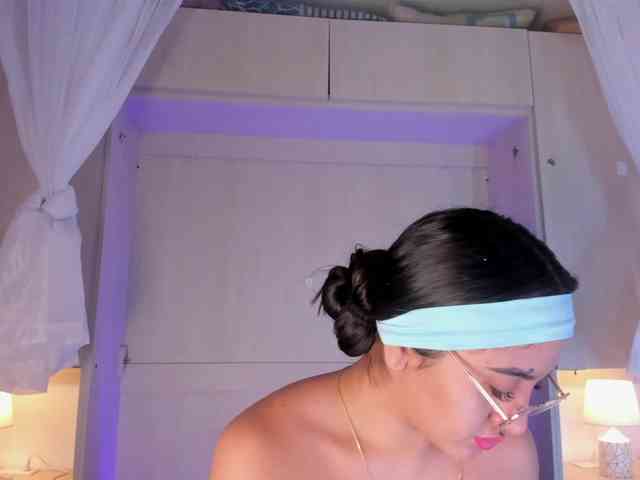 BellaBroocks webcam