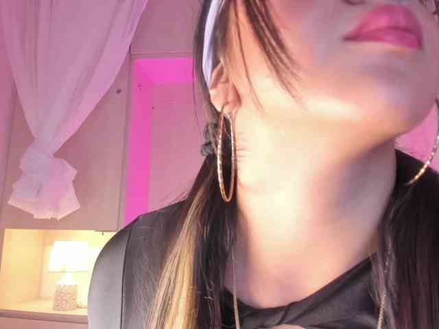 BellaBroocks webcam