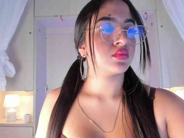 BellaBroocks webcam