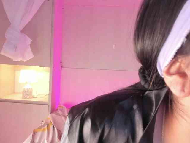 BellaBroocks webcam