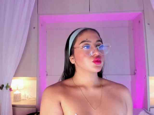 BellaBroocks webcam