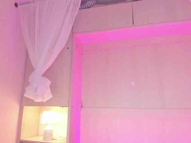 BellaBroocks webcam