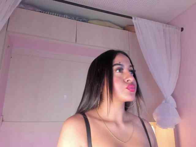 BellaBroocks webcam
