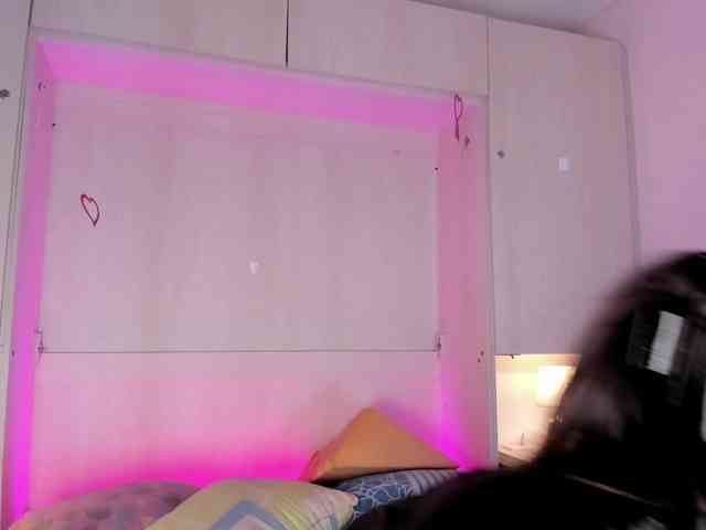 BellaBroocks webcam