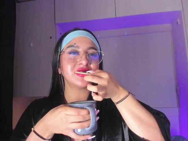 BellaBroocks webcam