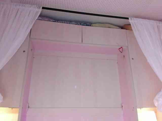 BellaBroocks webcam