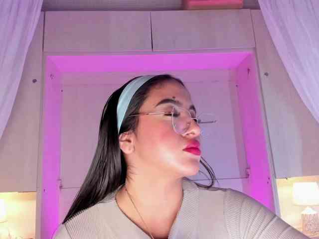 BellaBroocks webcam